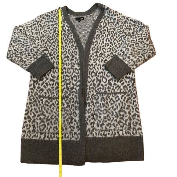 🍀Lucky Brand🍀 Gray Cheetah Print Oversized Sweater, Size L - Picture 6 of 8